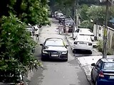 Videos : बीएमडब्लू कार चुराने ऑडी से आए थे चोर, सीसीटीवी में कैद हुई पूरी घटना
