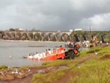 Video : Challenged By Crocs, Navy Divers Find Bus Wreckage After Mahad Bridge Collapse