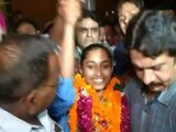 Videos : रियो से देश लौटीं दीपा कर्मकार, हुआ शानदार स्वागत