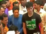 Video : Sachin Tendulkar Offers Prayers at Lalbaugcha Raja