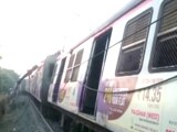Videos : मुंबई सेंट्रल रेलवे रूट पर कुर्ला-अंबरनाथ लोकल ट्रेन की पांच बोगियां पटरी से उतरीं