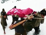 Video : A Soldier Trekked Through Kashmir Snow, Carrying His Mother's Body