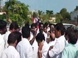 Video : Team Panneerselvam Turns Back After Large Groups Banned Near Resort