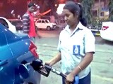 Videos : पेट्रोल की कीमत में कटौती, डीजल के दाम भी घटे