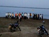 Videos : महाराष्ट्र के इंदापुर में नाव नदी में पलटी, 4 डॉक्टर डूबे