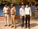 Video : दिल्‍ली : तुगलकाबाद इलाके में गैस लीक, 70 स्‍कूली छात्राएं बेहोश