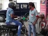 Videos : वाराणसी में नई पहल- हेलमेट नहीं तो पेट्रोल नहीं