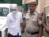 Videos : दिल्ली में ई-रिक्शा चालक की हत्या के आरोप में दो गिरफ्तार