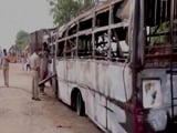 Videos : बरेली में बस और ट्रक में भिड़ंत, बस में लगी आग, 22 की मौत