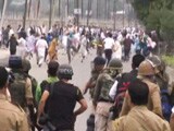 Video : नेशनल  रिपोर्टर : श्रीनगर में ईद पर भीड़ और सुरक्षा बलों के बीच भिड़त