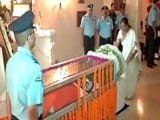 Video : President, Nirmala Sitharaman Pay Homage To Arjan Singh At His Residence