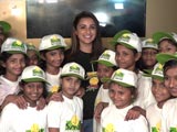 Video : Parineeti Chopra Screens <i>Golmaal Again</i> For NGO Kids