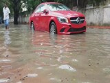 Video : चेन्नई में लगातार बारिश से हालात खराब