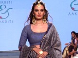 Video : Evelyn Sharma Walks The Ramp For Sukriti & Aakriti