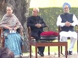 Video : इंदिरा गांधी की 100वीं जयंती पर सोनिया और राहुल गांधी ने दी श्रद्धांजलि