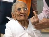 Video : Gujarat Election 2017: PM Modi's 95-Year-Old Mother Casts Her Vote