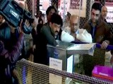 Video : Gujarat Election 2017: Officials Open Ballot Boxes, Counting Of Votes Begins