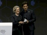 दावोस : शाहरुख खान को 24वें वार्षिक क्रिस्टल अवॉडर्स समारोह में मिला सम्मान