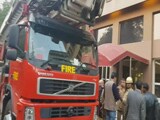 Video : कनॉट प्लेस: बिल्डिंग के 11वीं मंजिल पर लगी आग पर काबू पाया गया