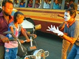 With Mime As His Tool This Man Is Spreading The Message Of Road Safety