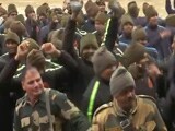 Video : जवानों पर चढ़ा होली का रंग