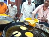 Video : होली पर इंदौर की मशहूर मिठाई