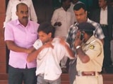 Video : कर्नाटक में शिकायतकर्ता ने लोकायुक्त पर चाकू से हमला किया