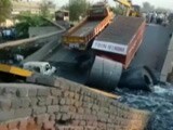 Video : फरीदाबाद गुड़गांव को जोड़ने वाला पुल गिरा