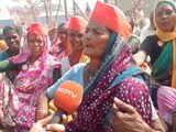Video : मुंबई पहुंचने वाले किसानों के साथ पहु्ंची महिलाओं की हालत खराब, लेकिन इरादे बुलंद